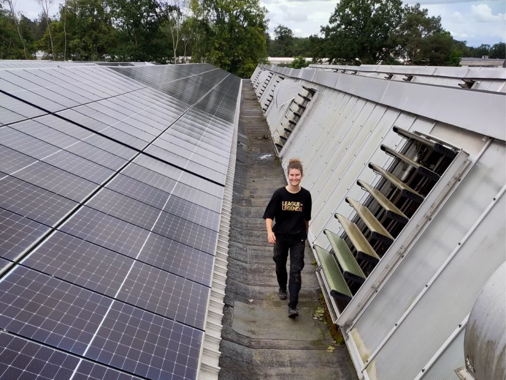 3500 m2 solar roof panel installation - shim solution